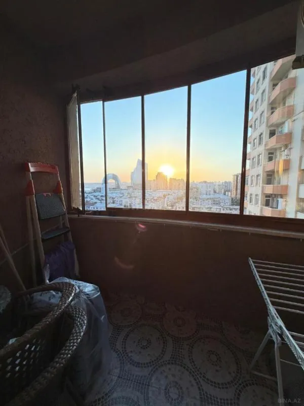 Satılır 2 otaqlı mənzil 70 m²