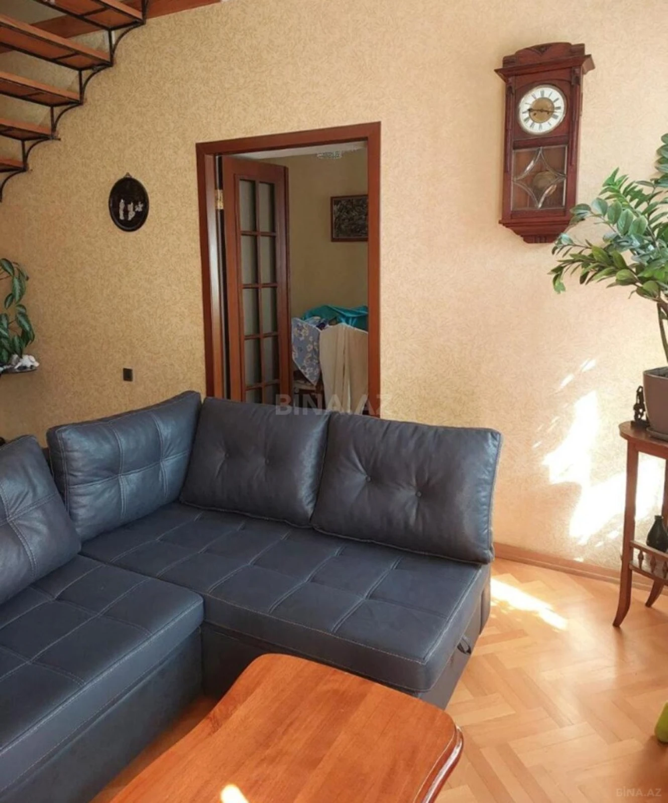 Satılır 4 otaqlı mənzil 92 m²