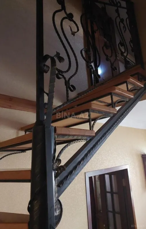 Satılır 4 otaqlı mənzil 92 m²