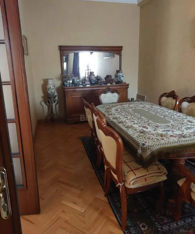 Satılır 4 otaqlı mənzil 92 m²