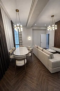 Satılır 3 otaqlı mənzil 124.5 m²