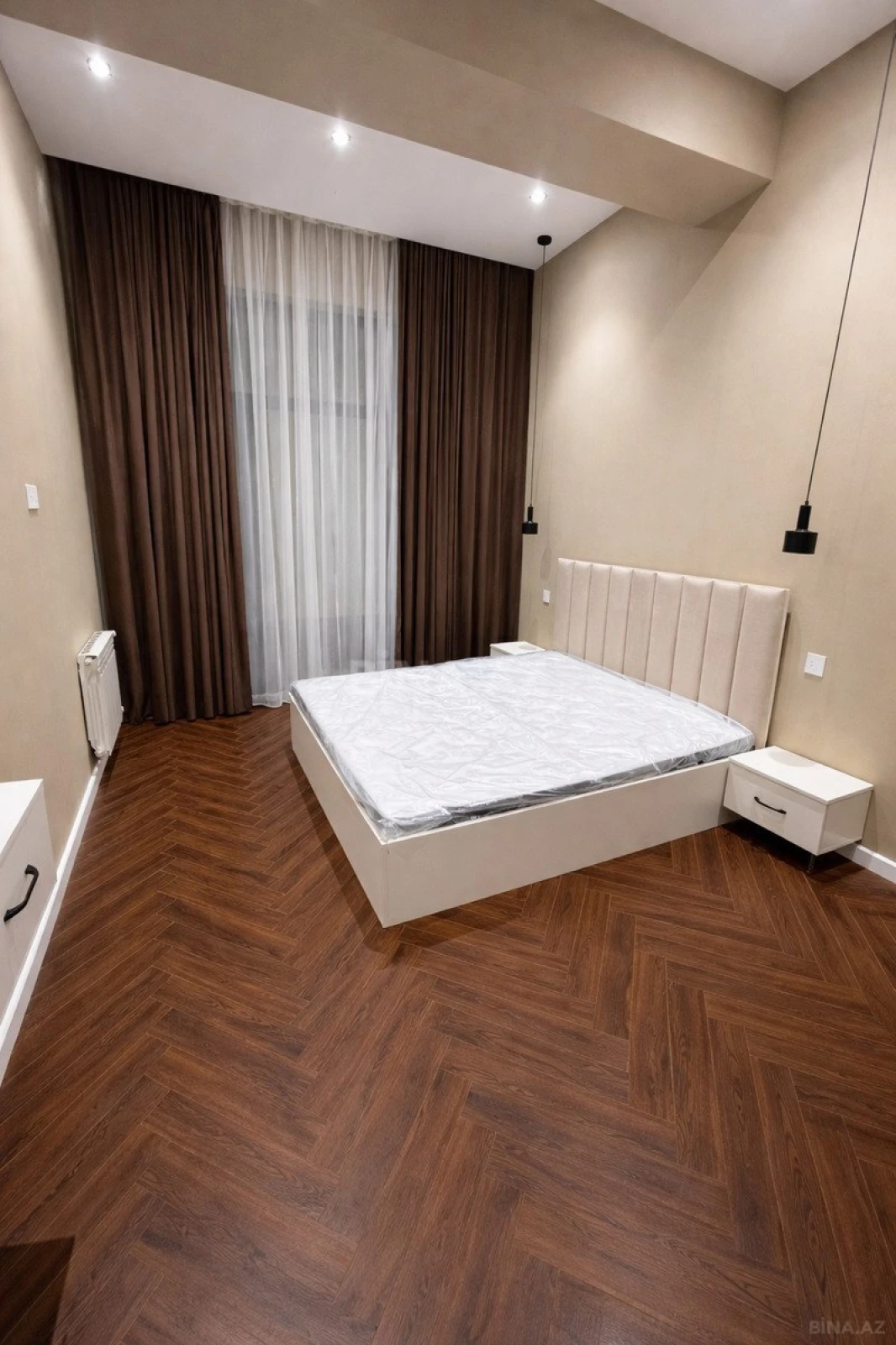 Satılır 3 otaqlı mənzil 124.5 m²