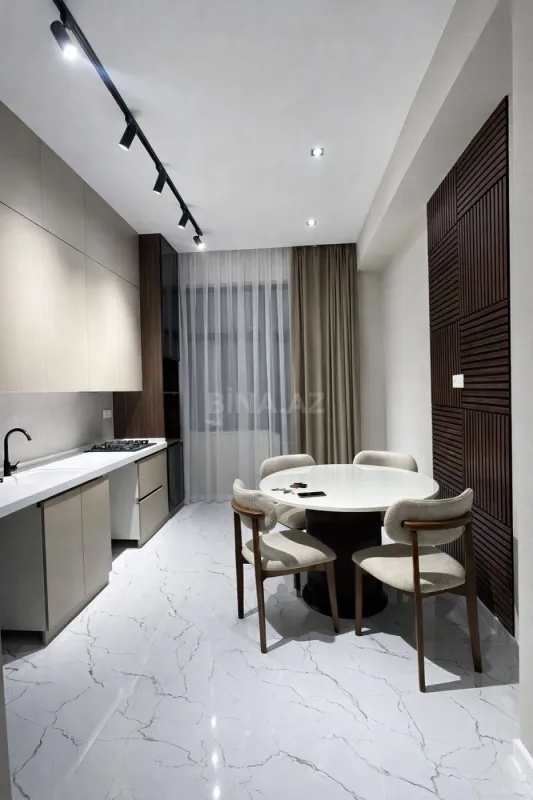 Satılır 3 otaqlı mənzil 124.5 m²