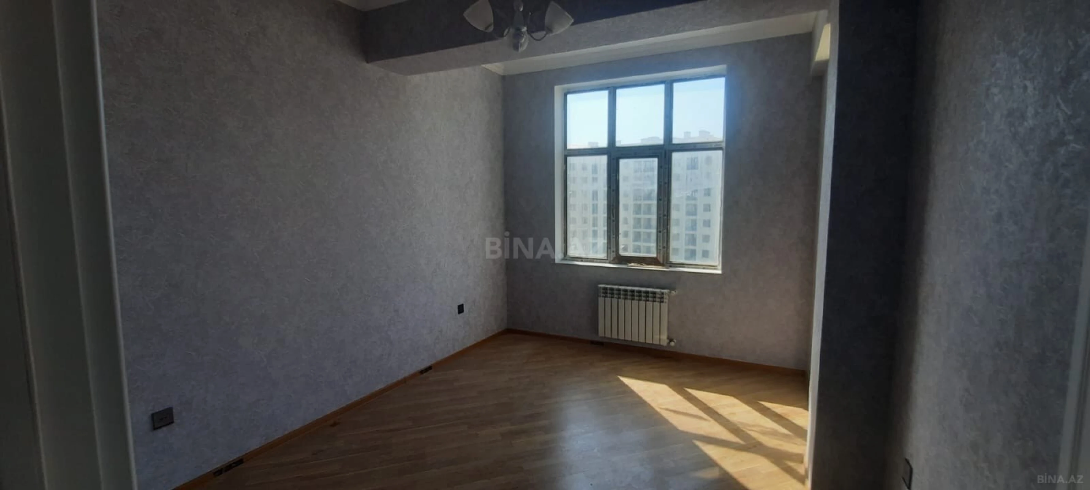 Satılır 3 otaqlı mənzil 120 m²