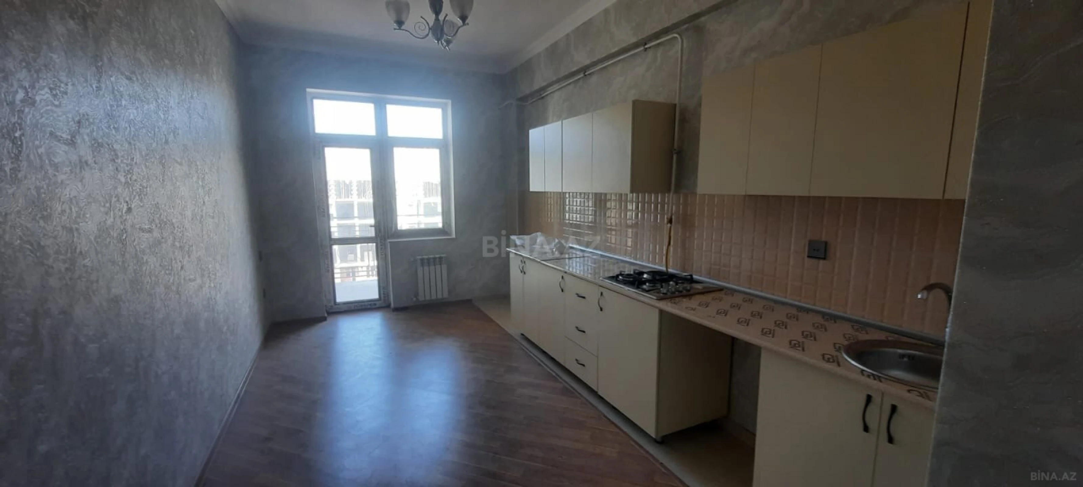 Satılır 3 otaqlı mənzil 120 m²