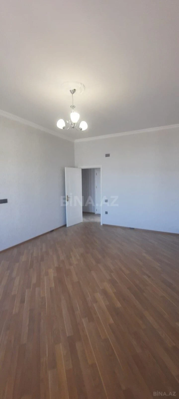 Satılır 3 otaqlı mənzil 120 m²