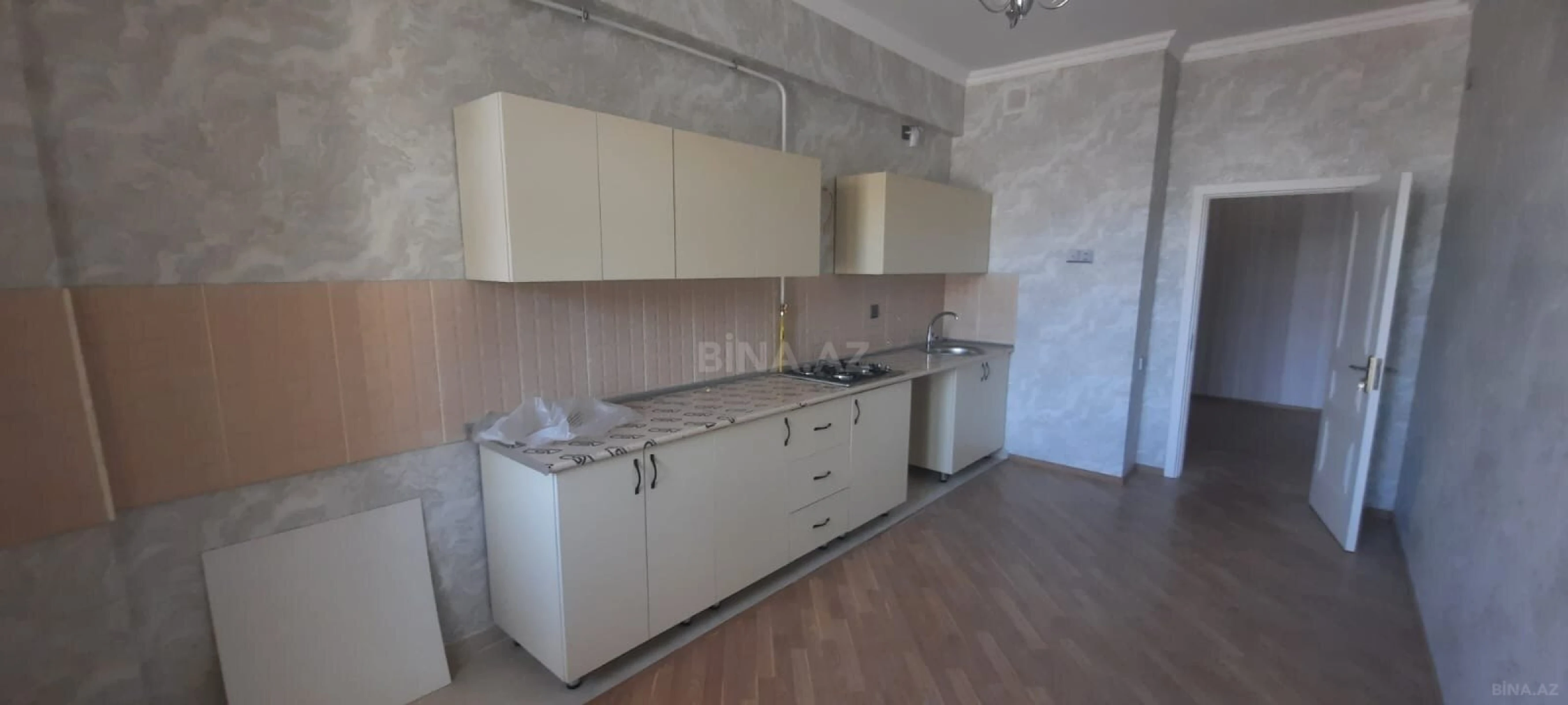 Satılır 3 otaqlı mənzil 120 m²
