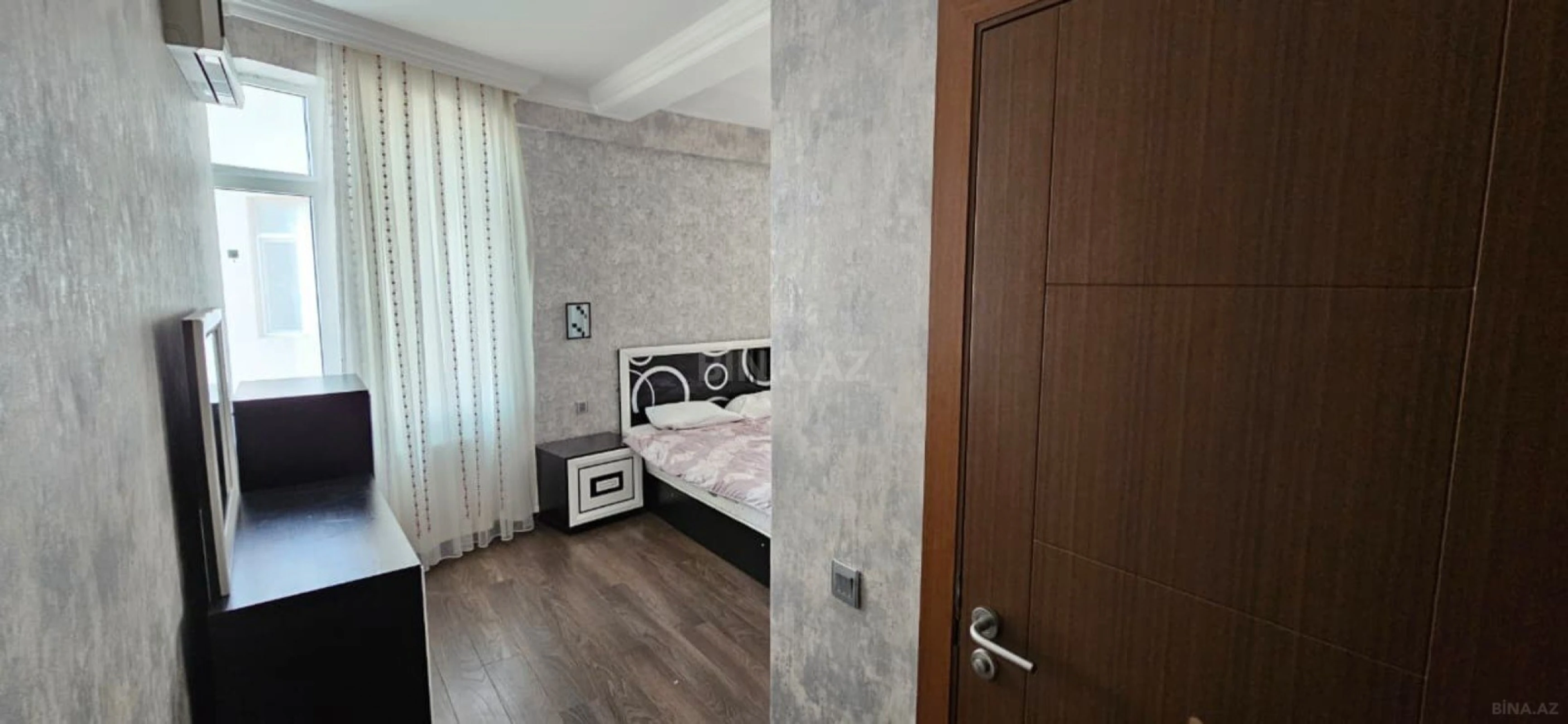 Kirayə verilir 4 otaqlı mənzil 170 m²