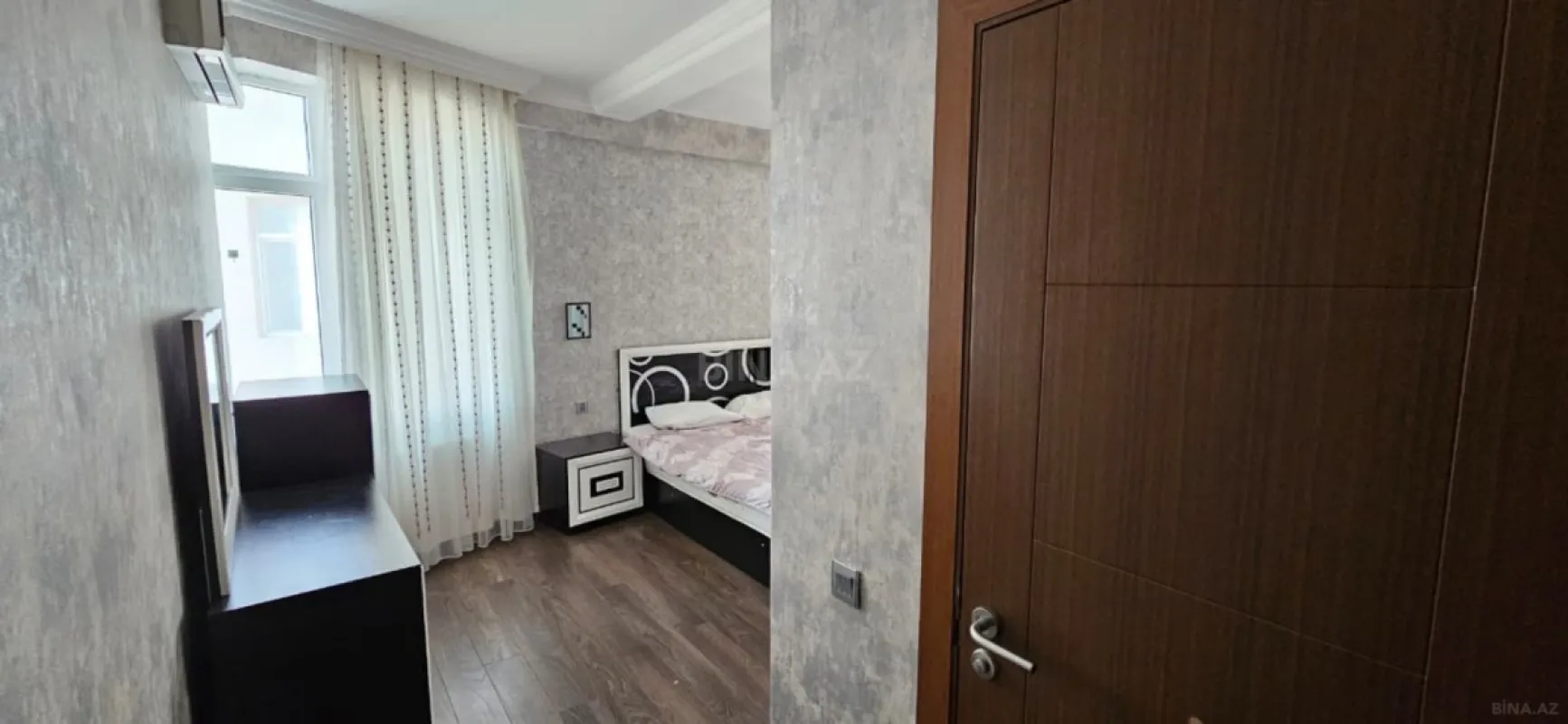Kirayə verilir 4 otaqlı mənzil 170 m²
