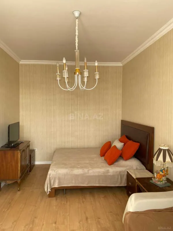 Satılır 1 otaqlı mənzil 42 m²