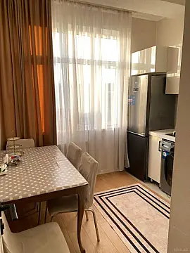 Satılır 1 otaqlı mənzil 42 m²