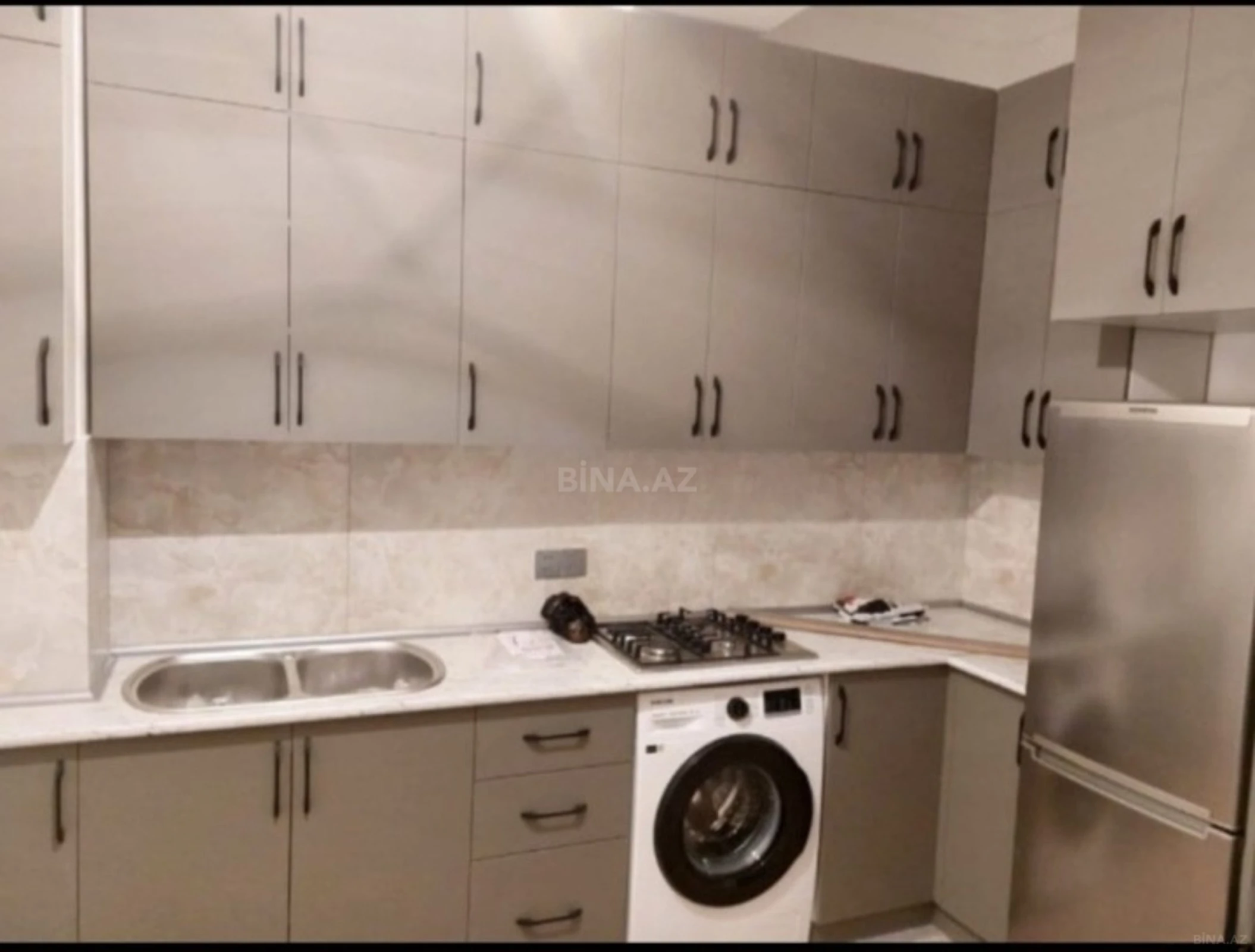 Kirayə verilir 2 otaqlı mənzil 69 m²