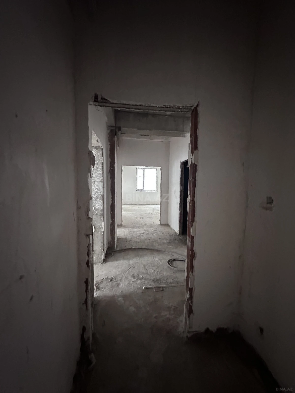 Satılır 4 otaqlı mənzil 148 m²