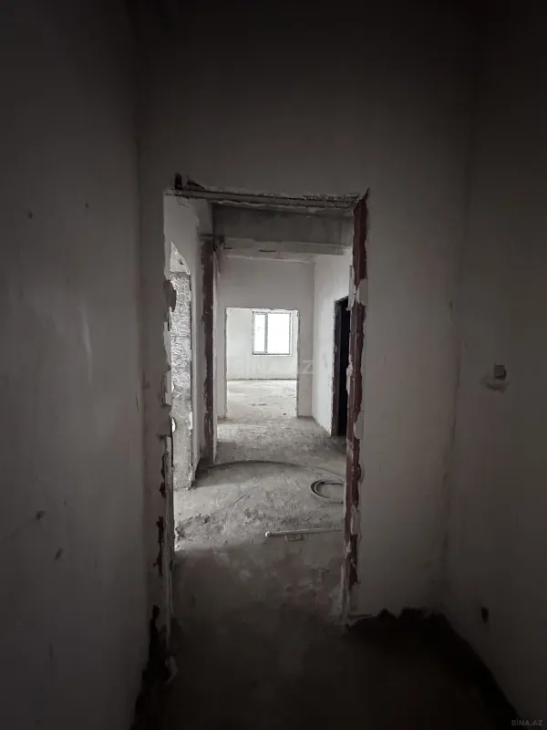 Satılır 4 otaqlı mənzil 148 m²