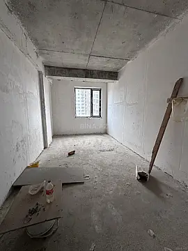 Satılır 4 otaqlı mənzil 148 m²