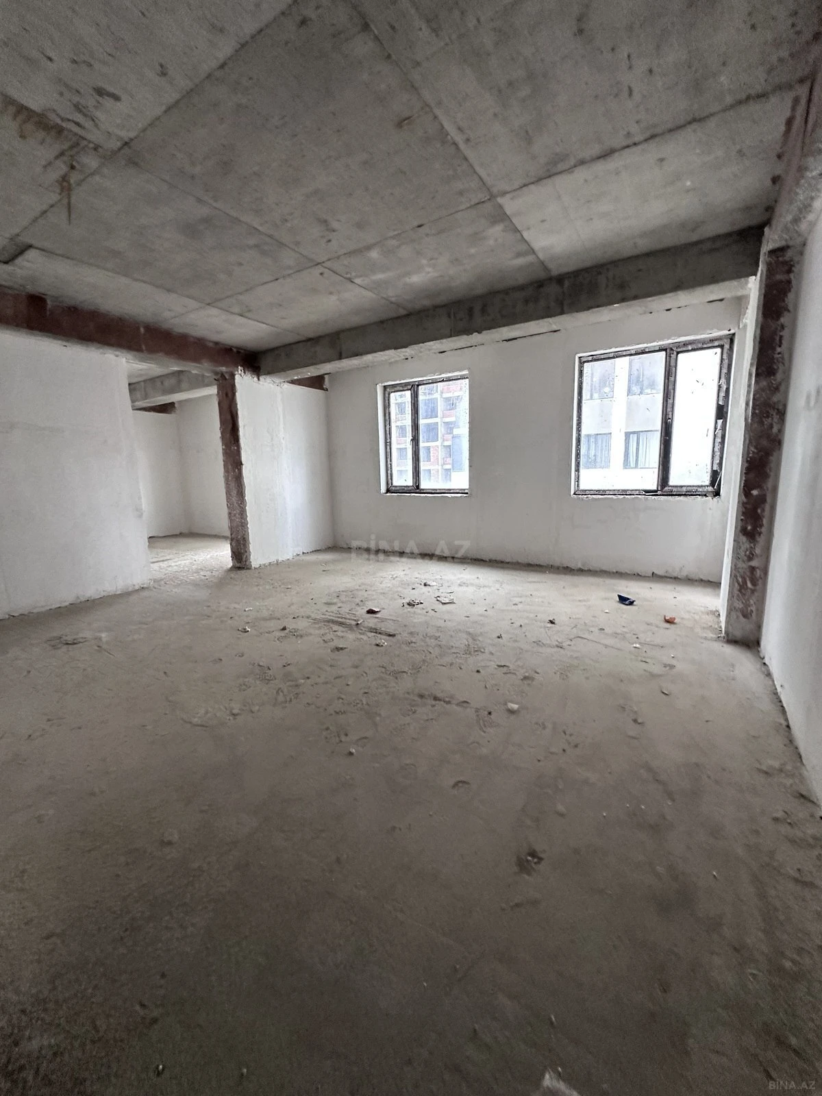 Satılır 4 otaqlı mənzil 148 m²