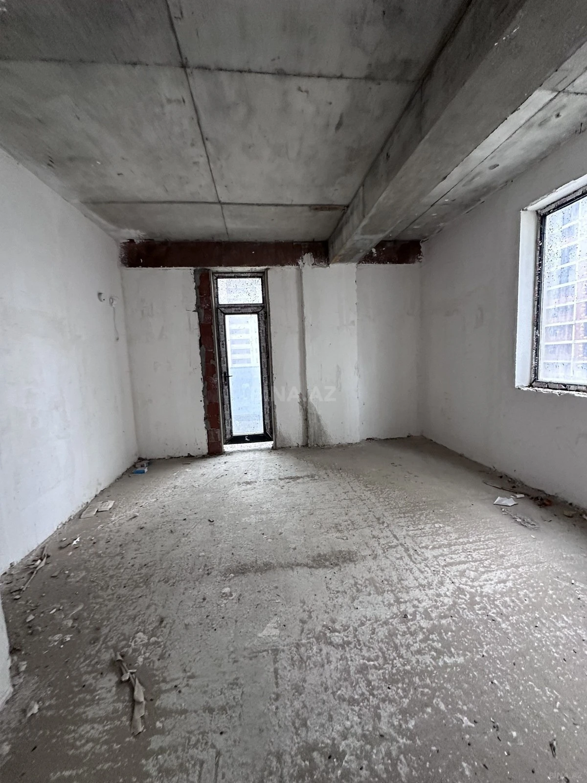 Satılır 4 otaqlı mənzil 148 m²