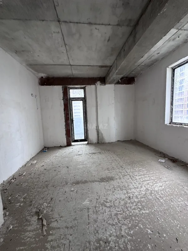 Satılır 4 otaqlı mənzil 148 m²