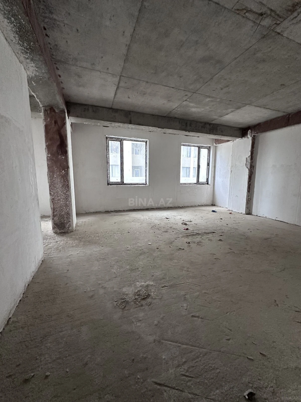 Satılır 4 otaqlı mənzil 148 m²