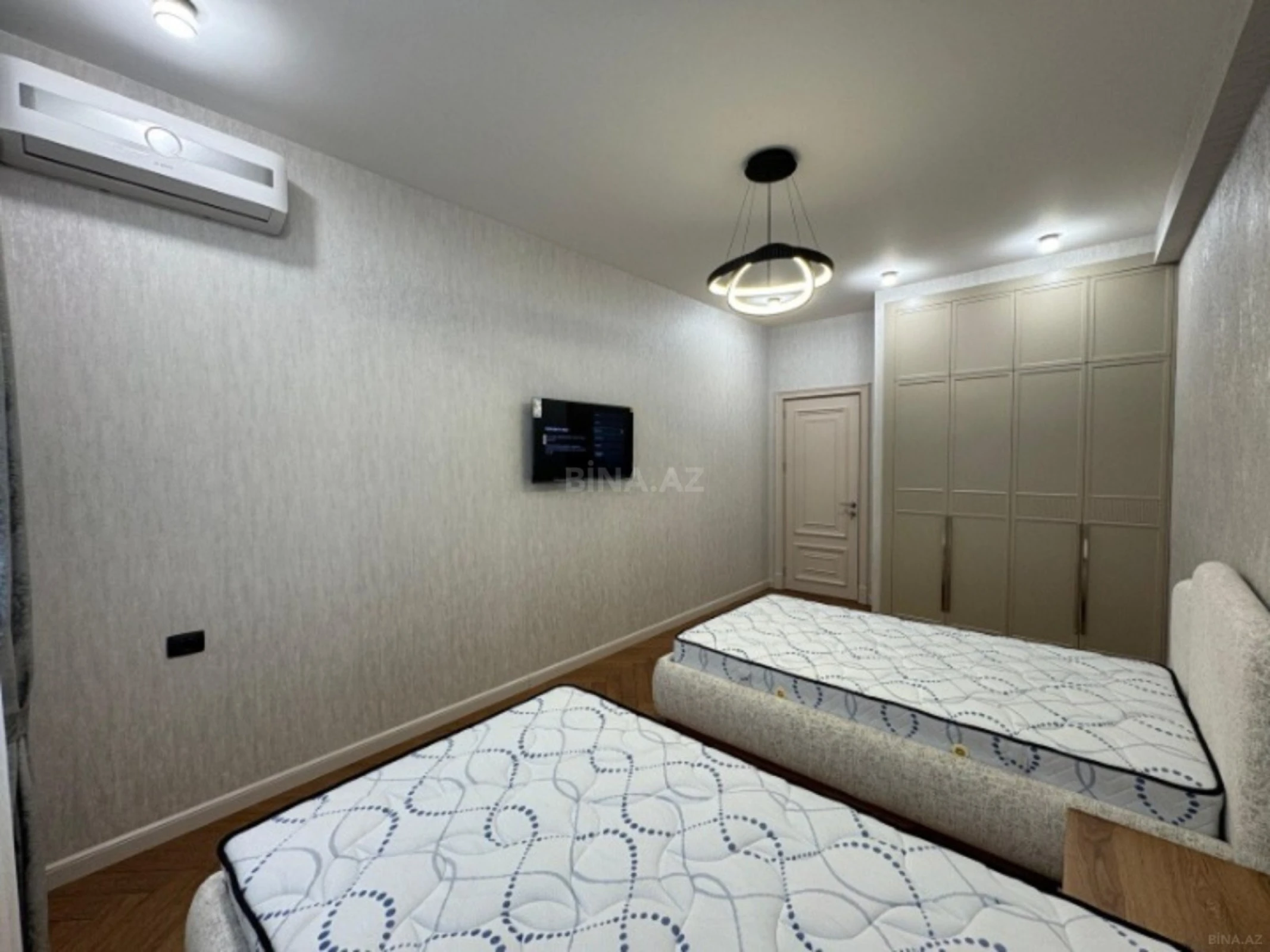 Satılır 3 otaqlı mənzil 120 m²