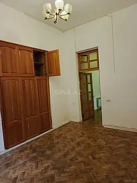 Kirayə verilir 4 otaqlı mənzil 100 m²