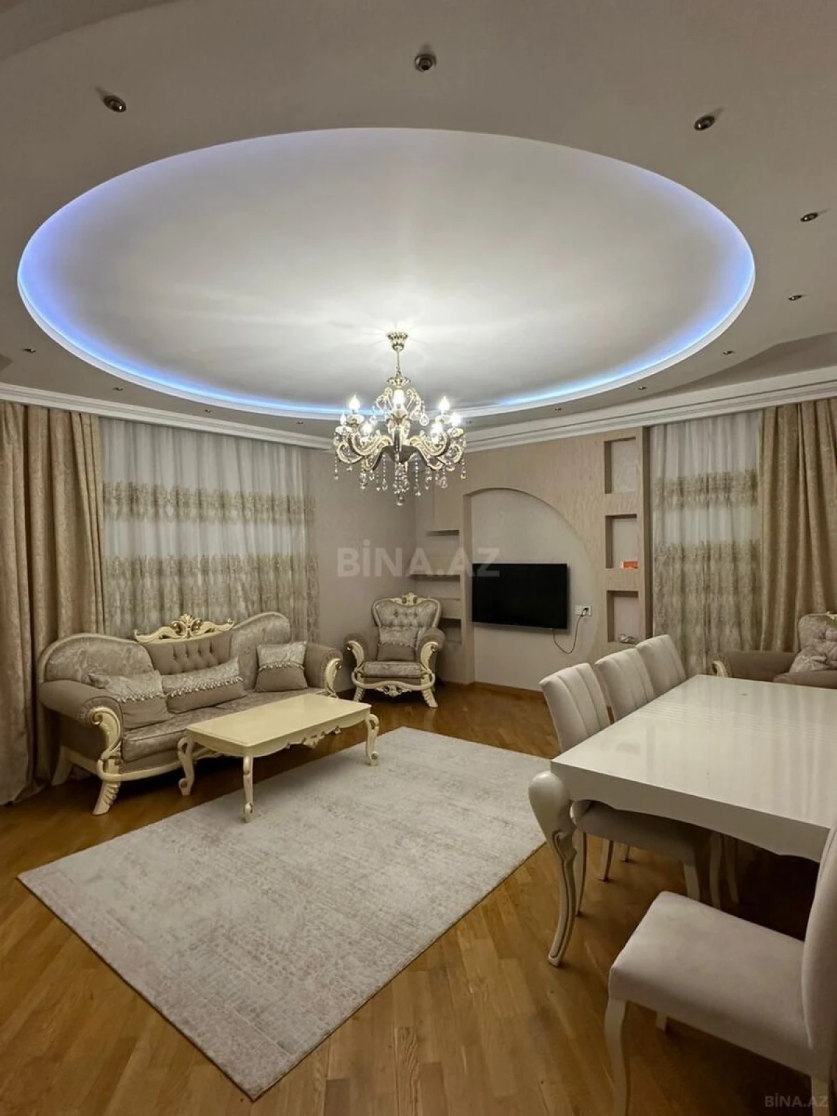 Kirayə verilir 3 otaqlı mənzil 98 m²