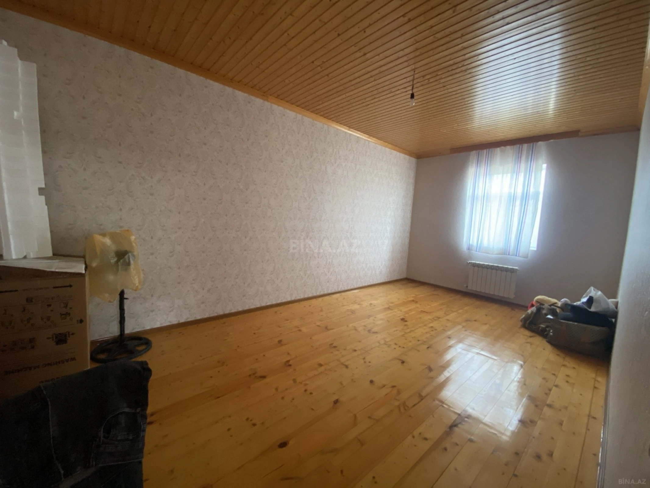 Satılır 5 otaqlı həyət evi 200 m²