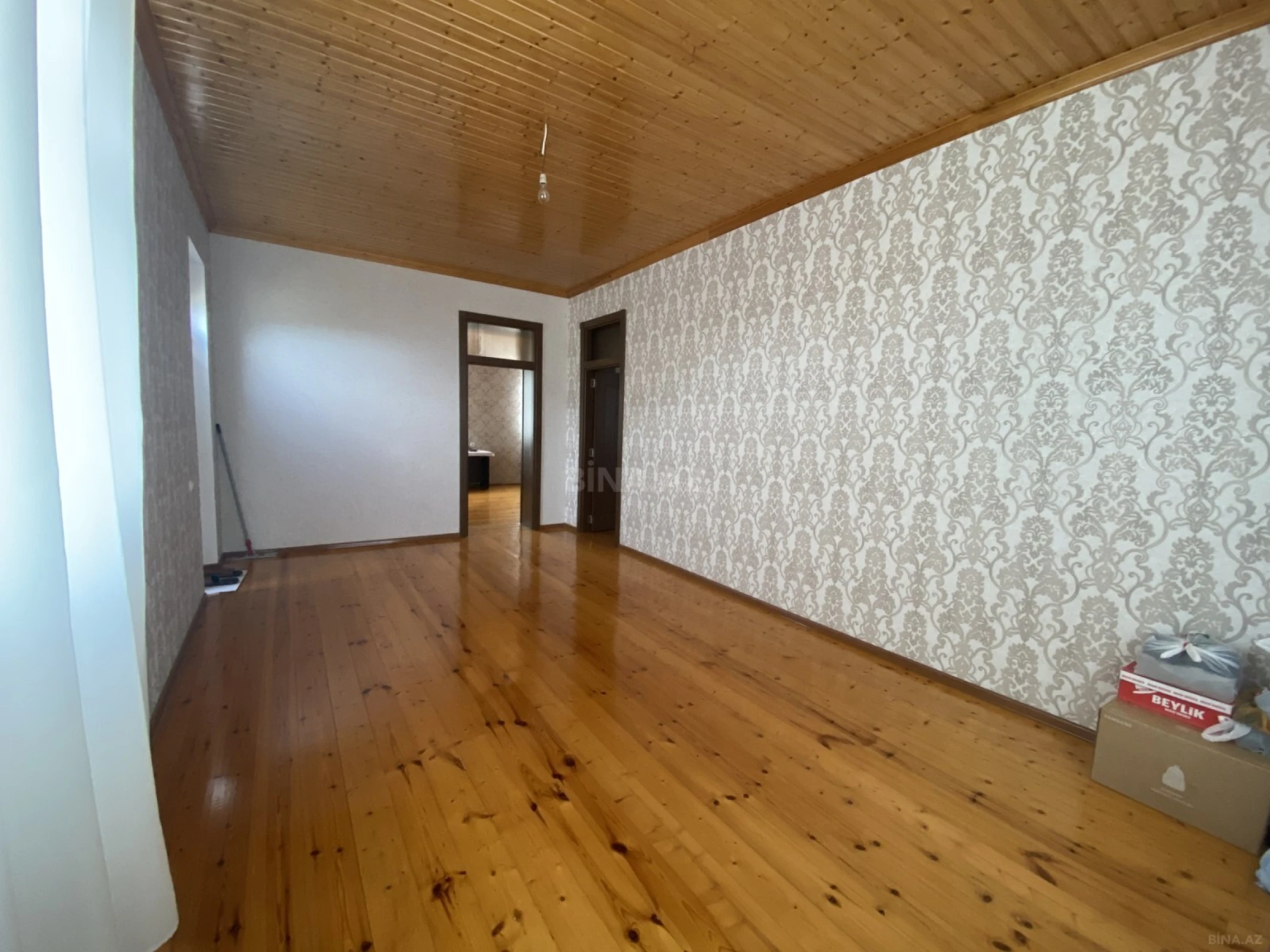 Satılır 5 otaqlı həyət evi 200 m²