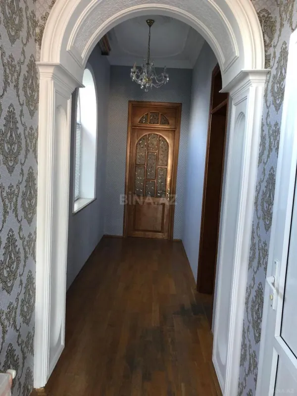 Satılır 8 otaqlı həyət evi 450 m²