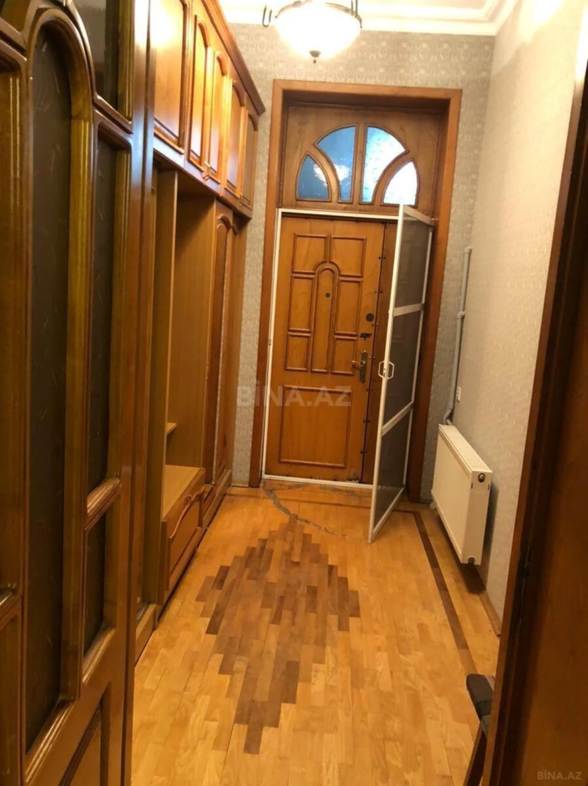 Satılır 8 otaqlı həyət evi 450 m²