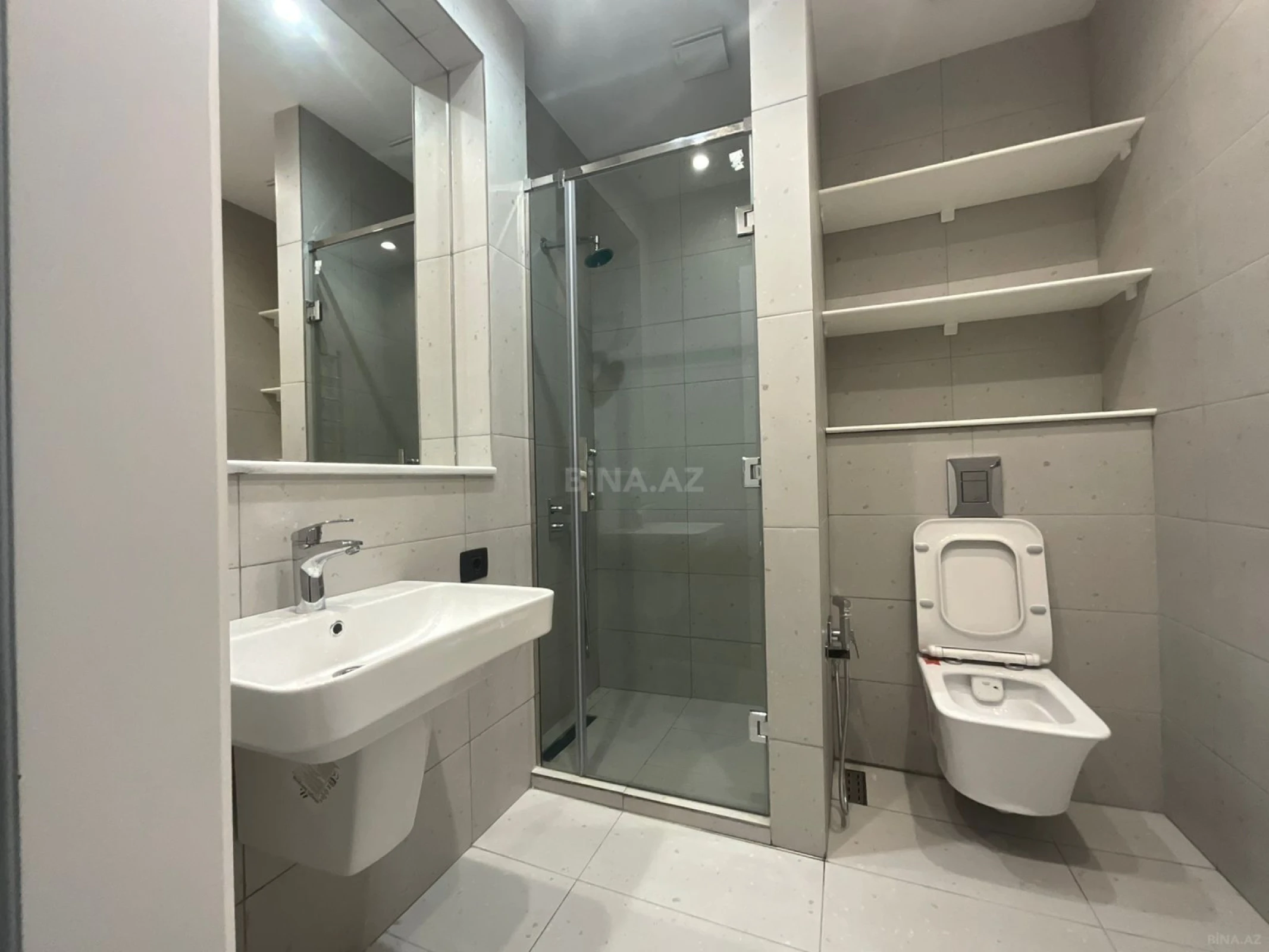 Satılır 2 otaqlı mənzil 69 m²