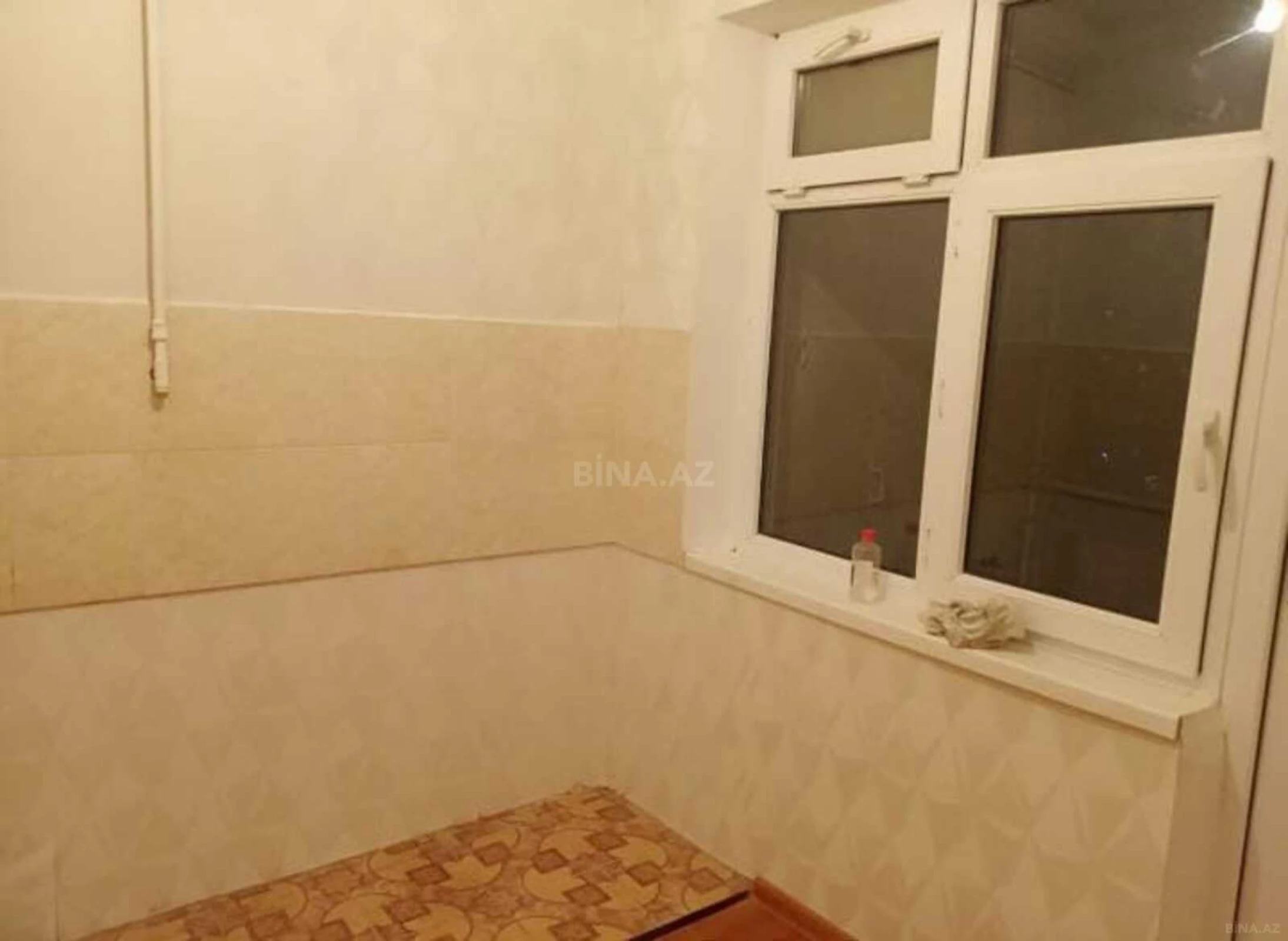 Satılır 4 otaqlı mənzil 100 m²