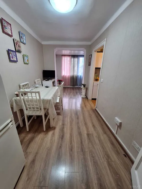Satılır 4 otaqlı mənzil 120 m²