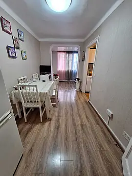 Satılır 4 otaqlı mənzil 120 m²