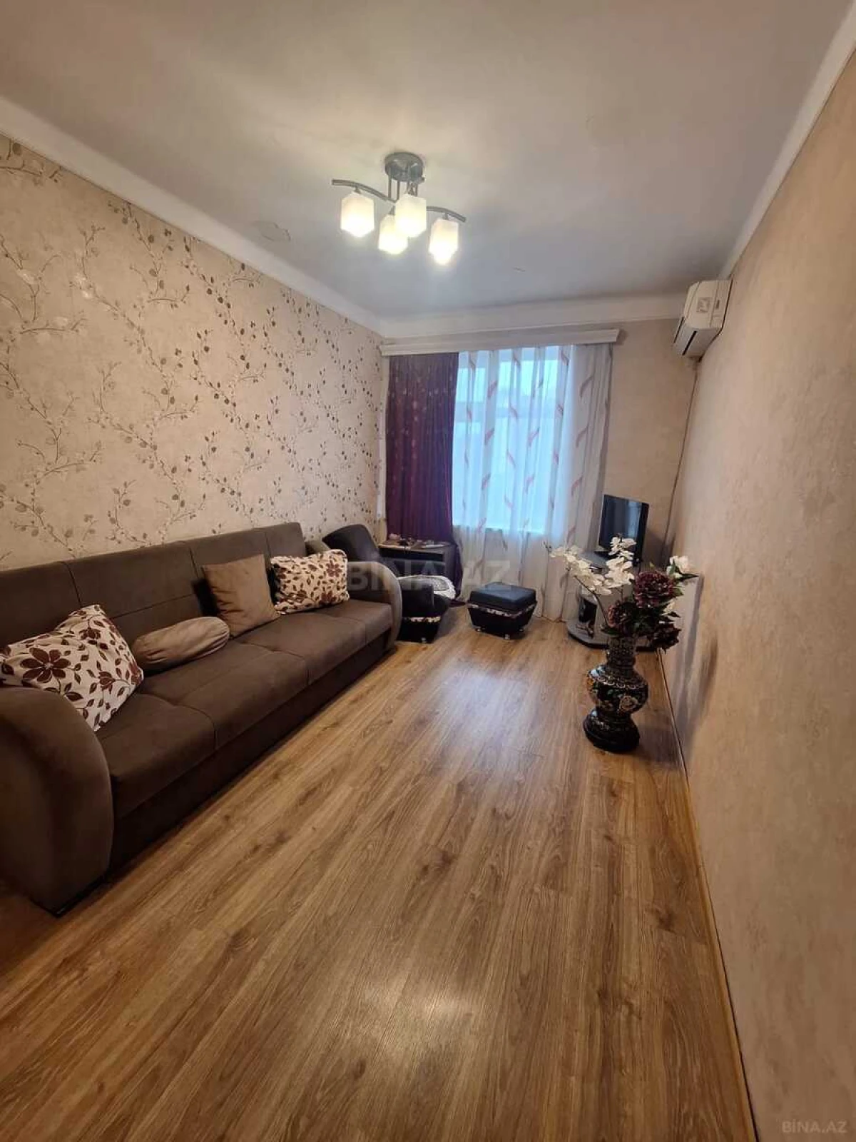 Satılır 4 otaqlı mənzil 120 m²