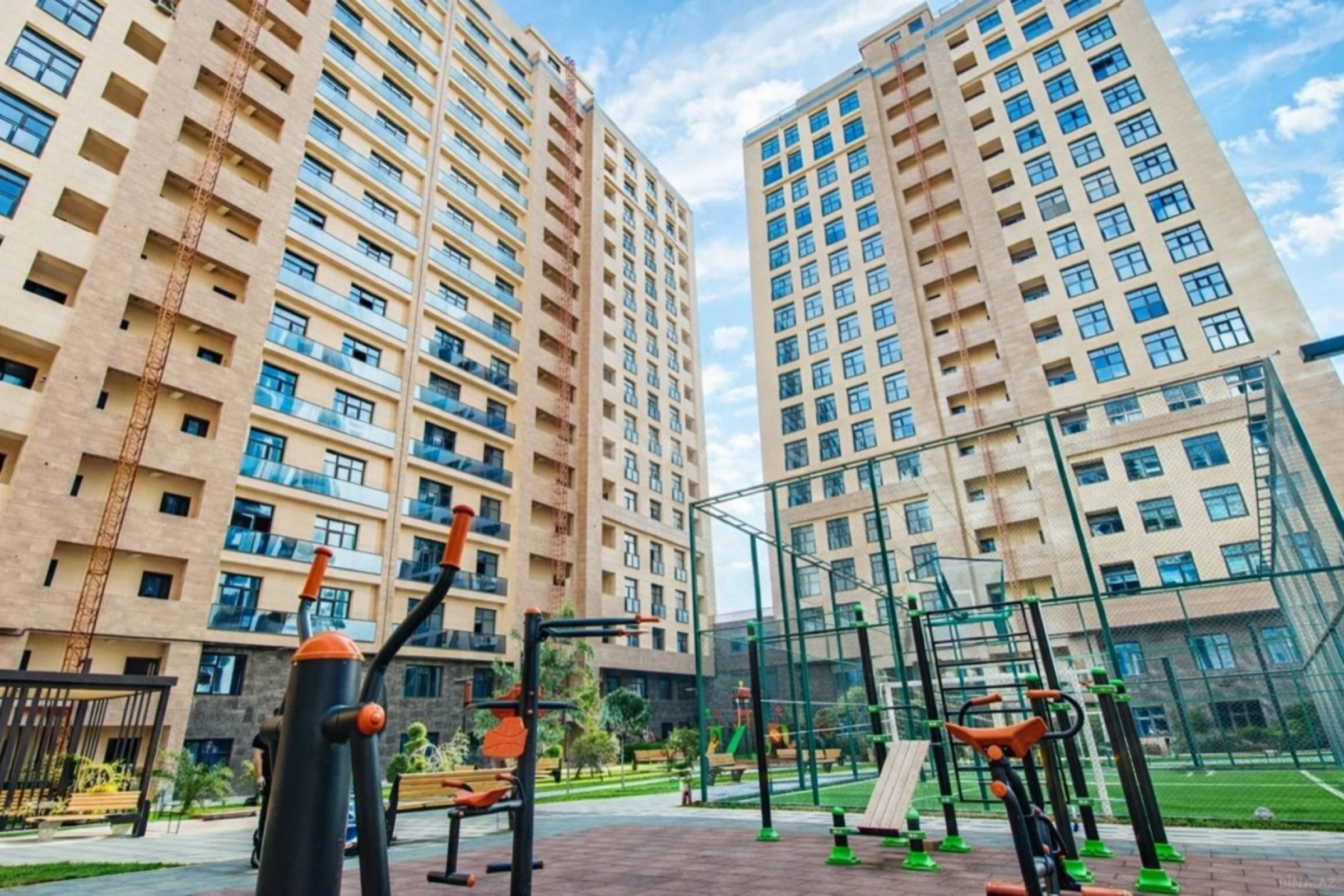 Satılır 3 otaqlı mənzil 126.5 m²