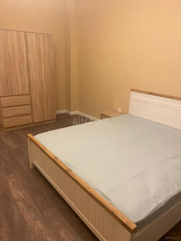 Kirayə verilir 3 otaqlı mənzil 145 m²