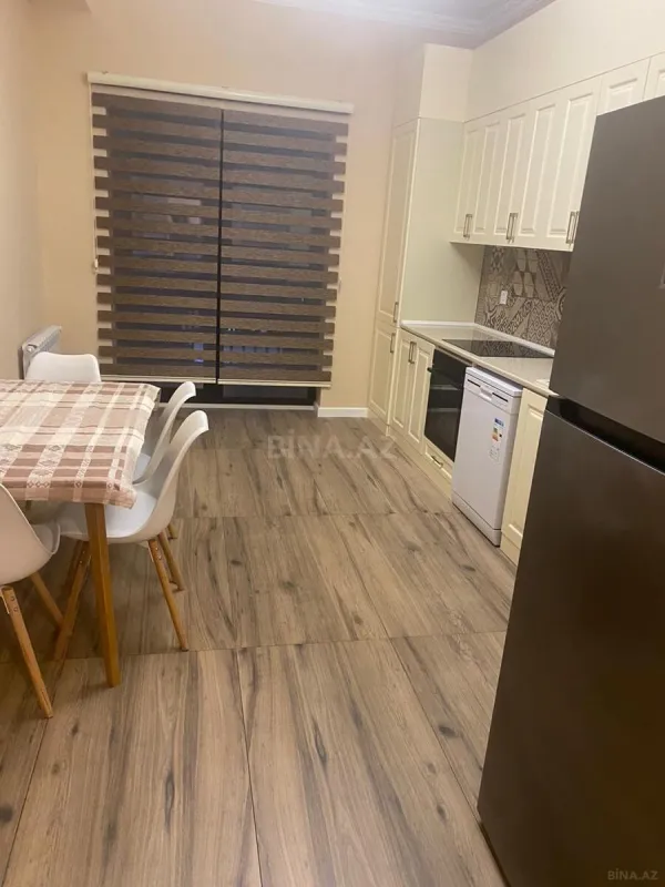 Kirayə verilir 3 otaqlı mənzil 145 m²