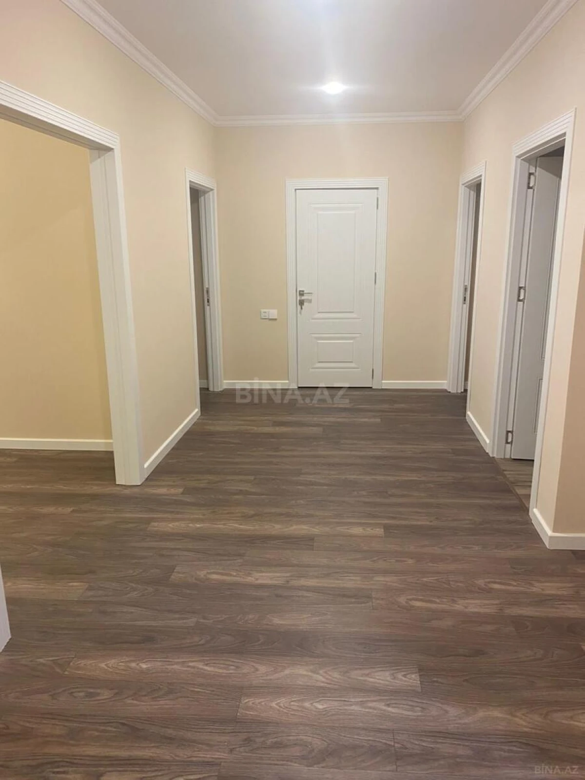 Kirayə verilir 3 otaqlı mənzil 145 m²