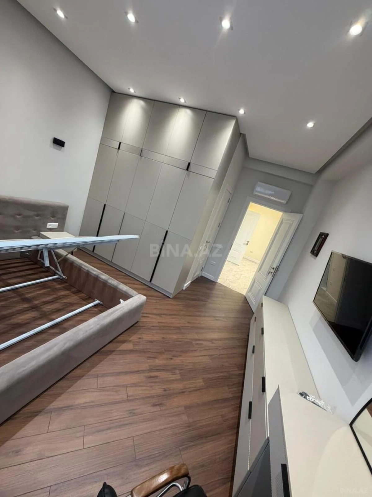 Kirayə verilir 3 otaqlı mənzil 157 m²