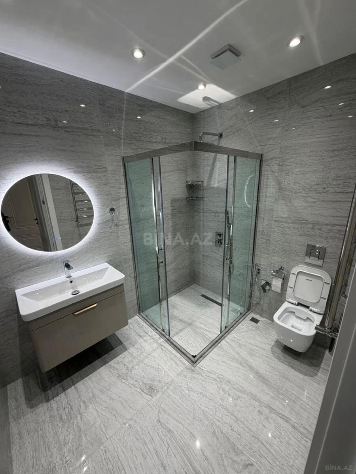 Kirayə verilir 3 otaqlı mənzil 157 m²