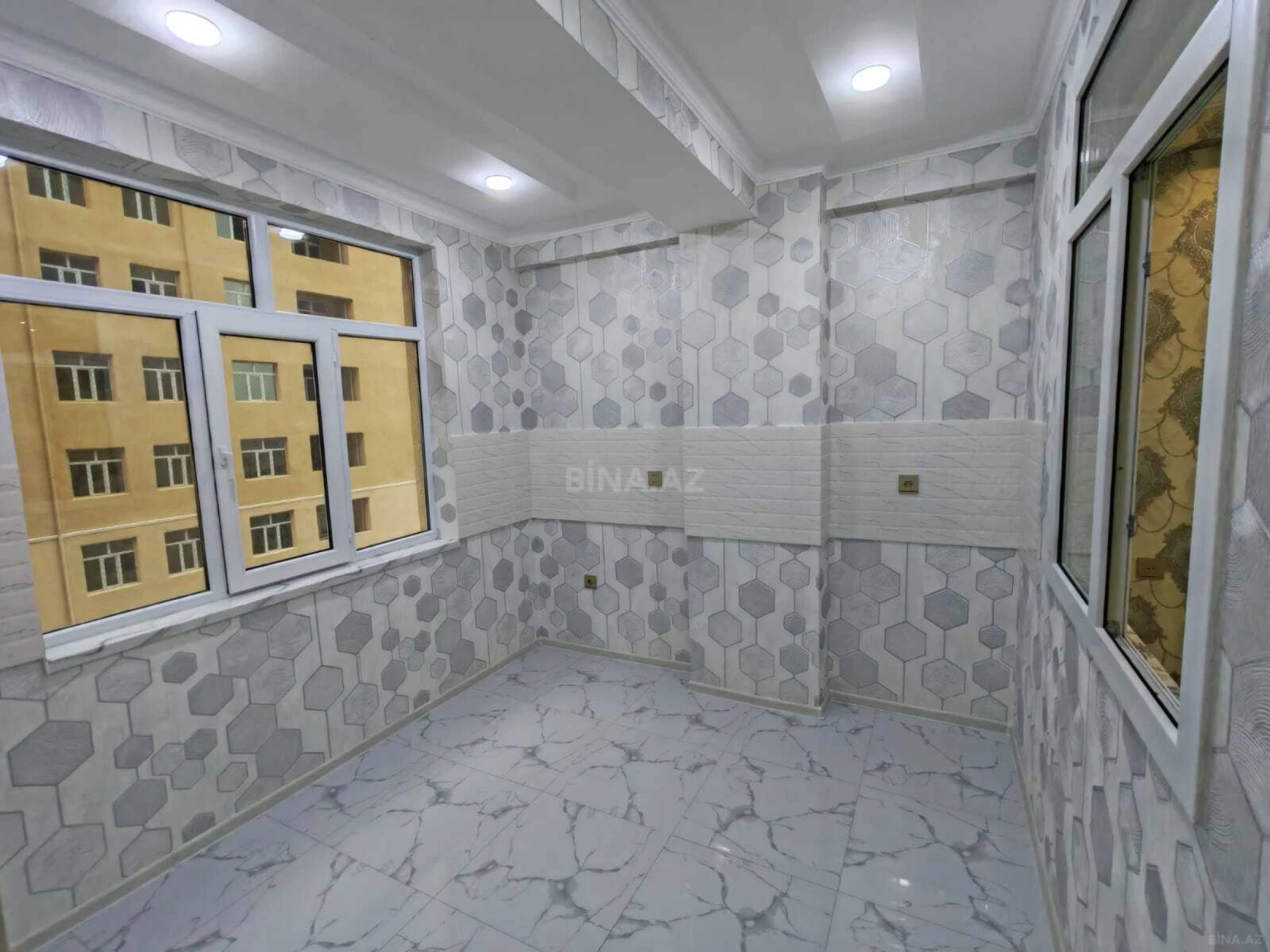 Satılır 2 otaqlı mənzil 61 m²