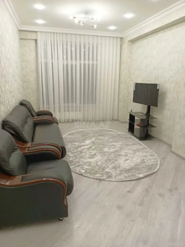 Kirayə verilir 2 otaqlı mənzil 100 m²
