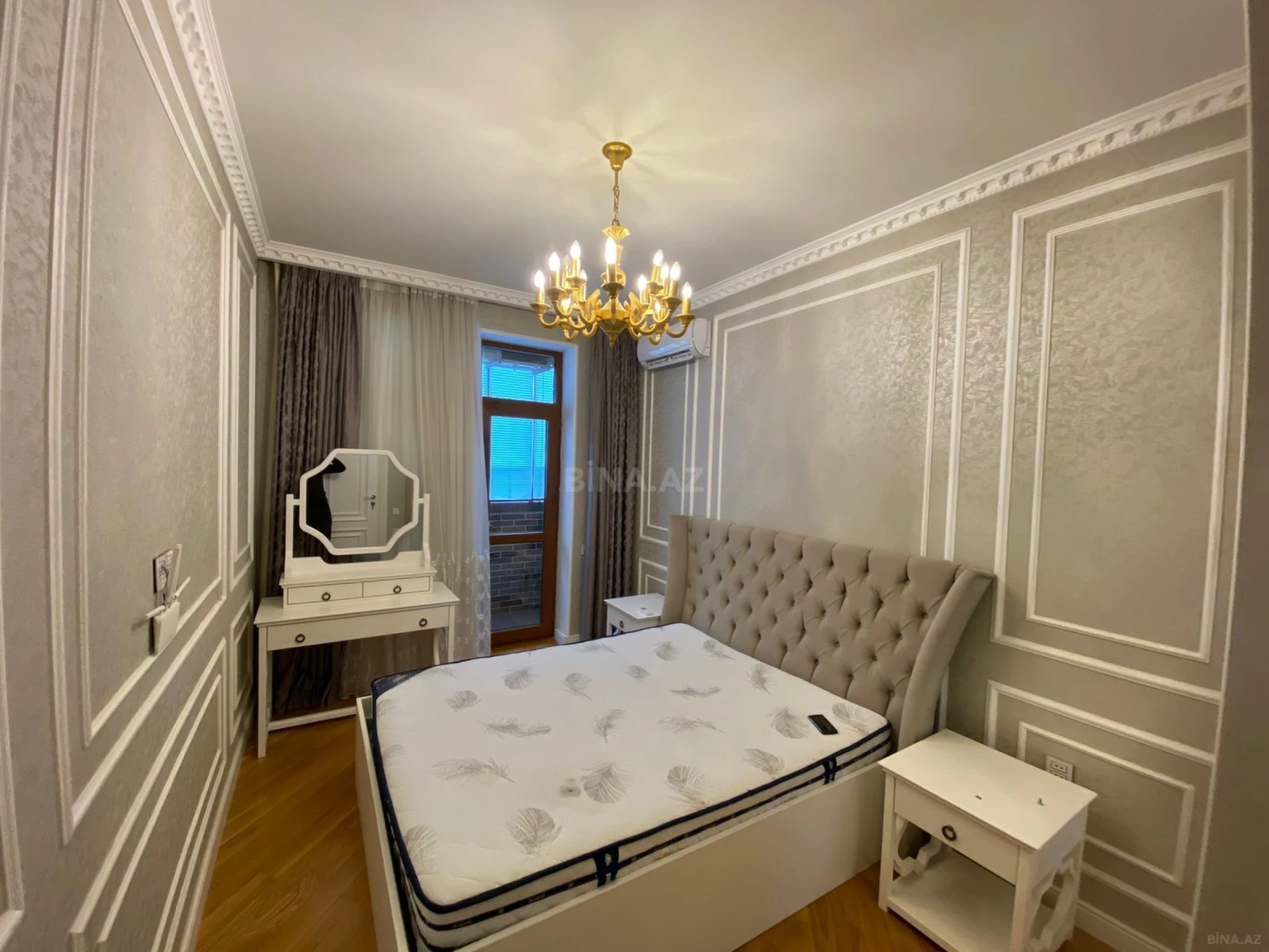 Satılır 4 otaqlı mənzil 125 m²