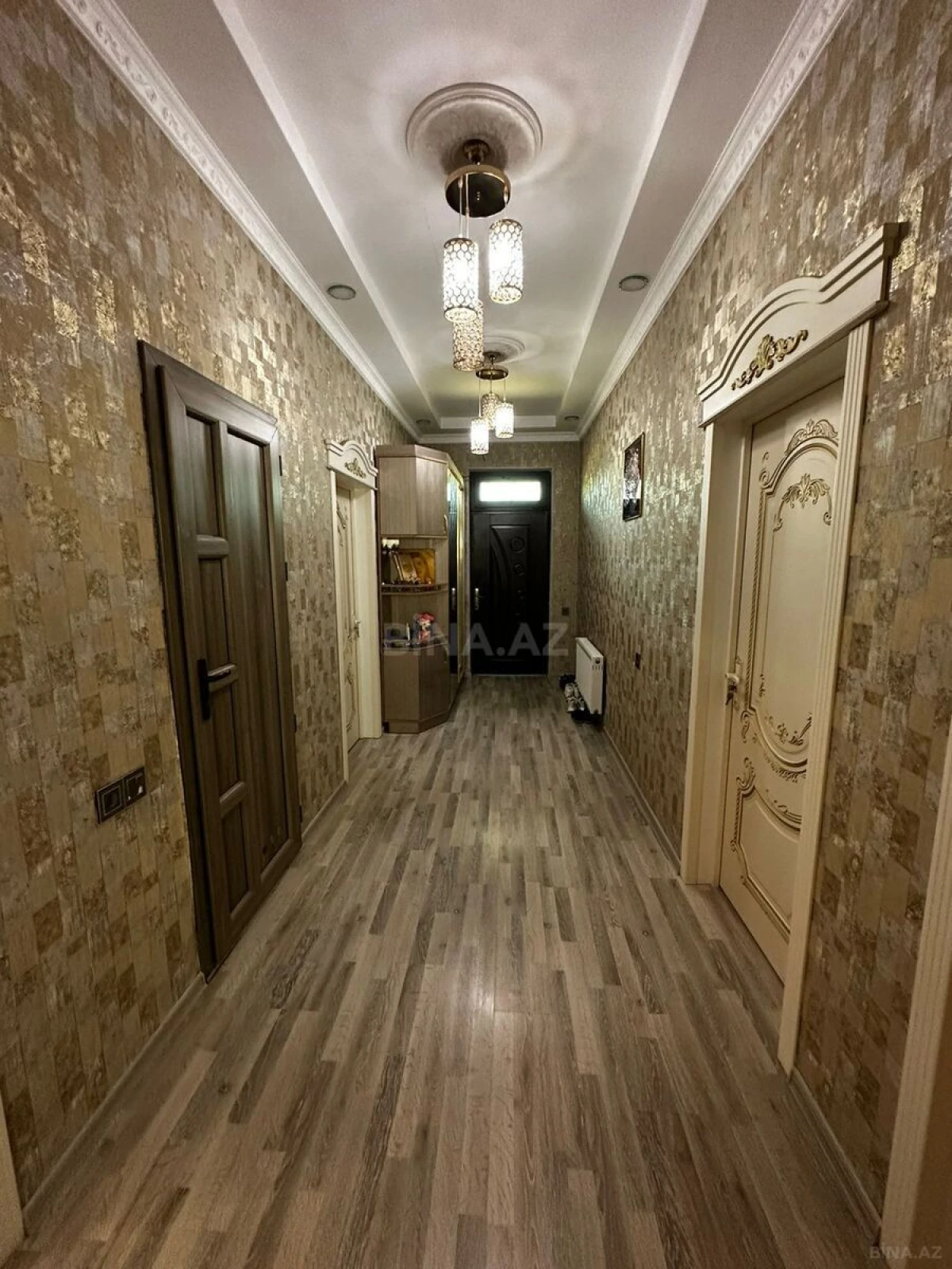 Satılır 4 otaqlı həyət evi 307 m²