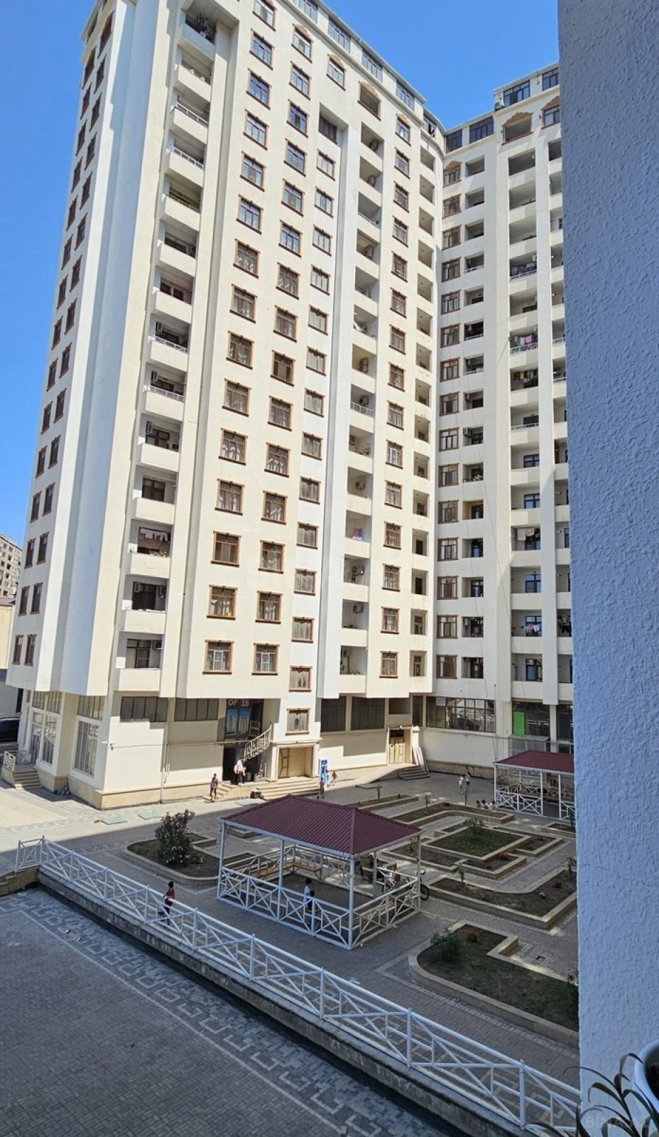 Satılır 2 otaqlı mənzil 66 m²