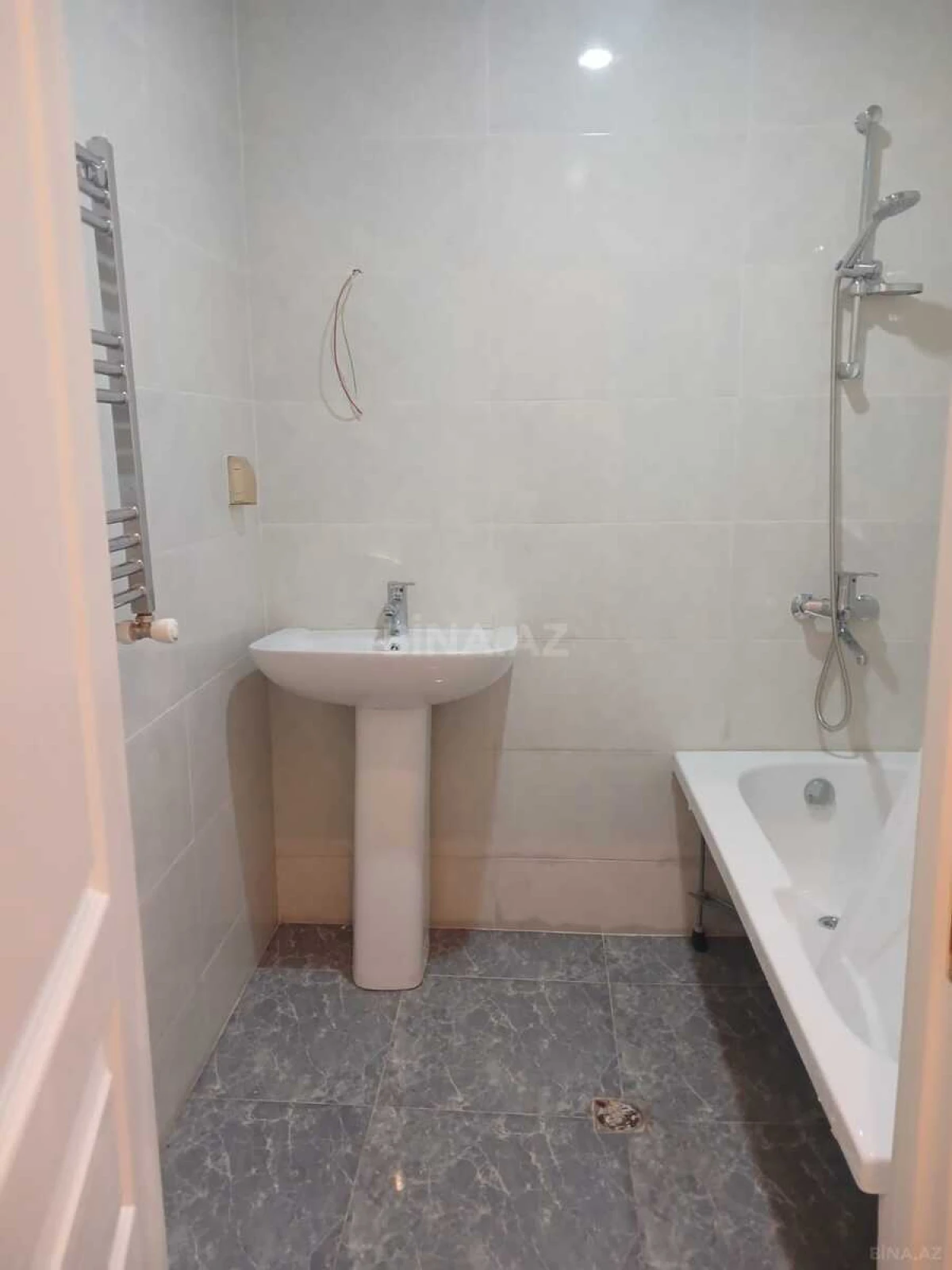 Satılır 2 otaqlı mənzil 58 m²
