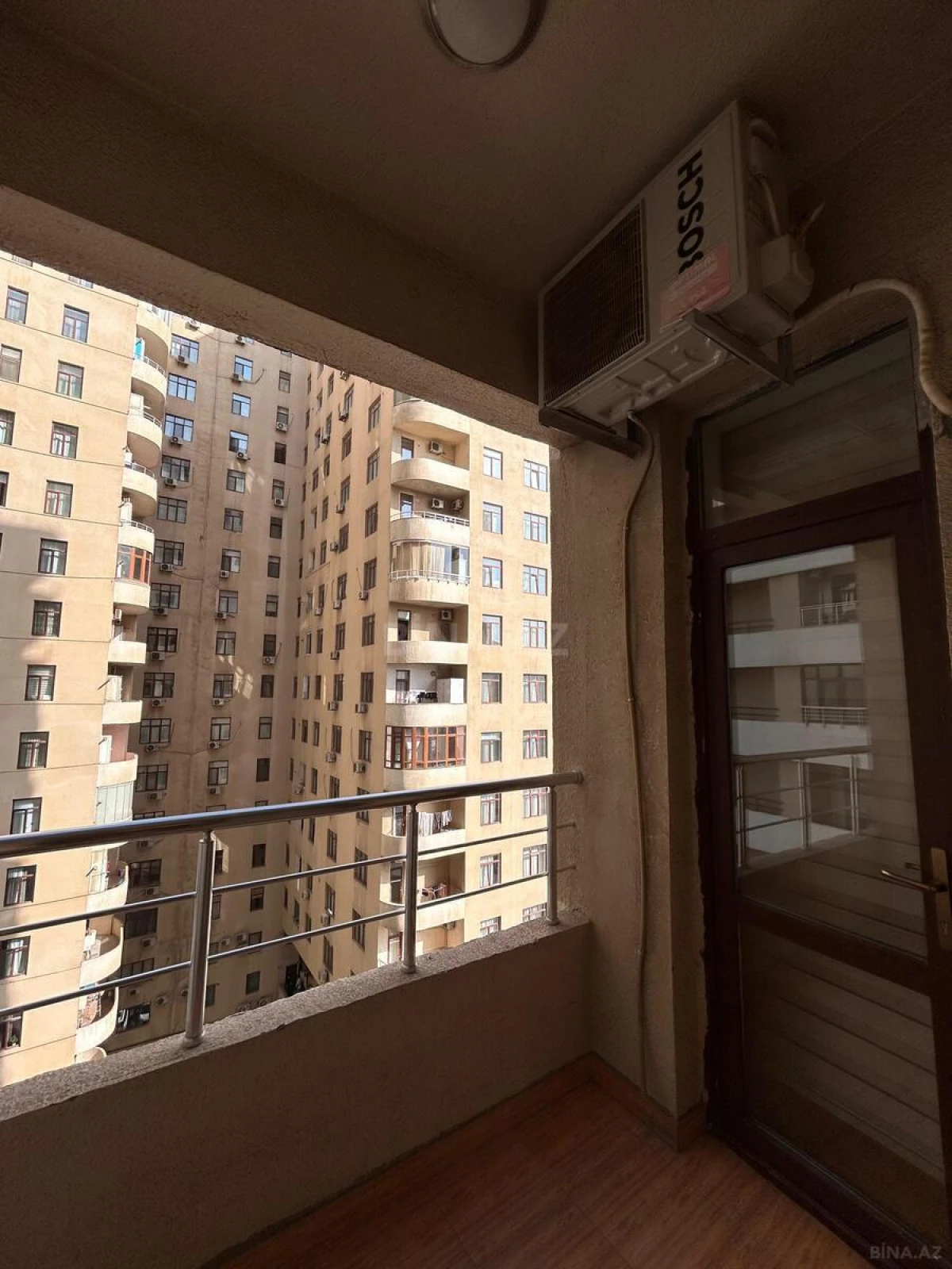 Kirayə verilir 2 otaqlı mənzil 112 m²