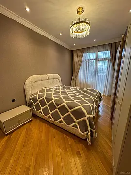 Satılır 3 otaqlı mənzil 117 m²