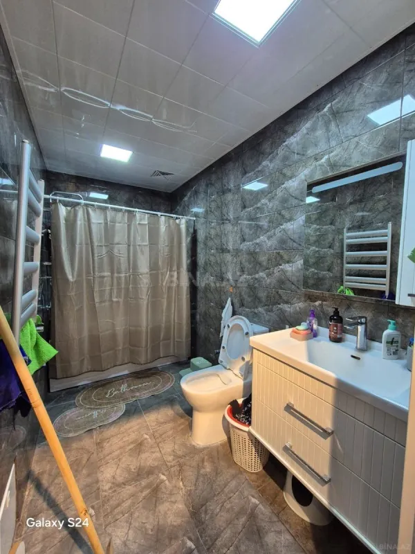 Satılır 2 otaqlı mənzil 69 m²